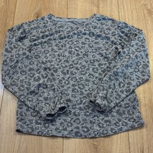 💙 Gray Animal Print Long Sleeve Top 💙